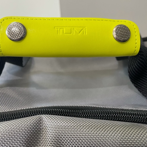 Tumi mccoy gym bag - Picture 3 of 7